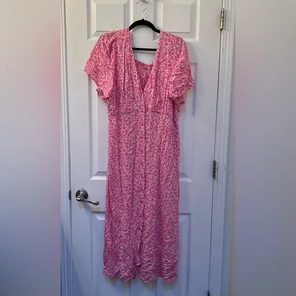 Pink & White Floral Maxi Dress 🌸 - Picture 3 of 8